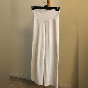 Women's White High-Waisted TNA wide leggings